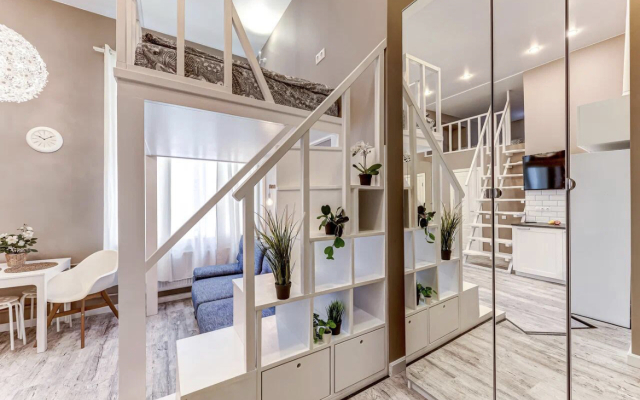 Апартаменты SweetHome на Мойке 40