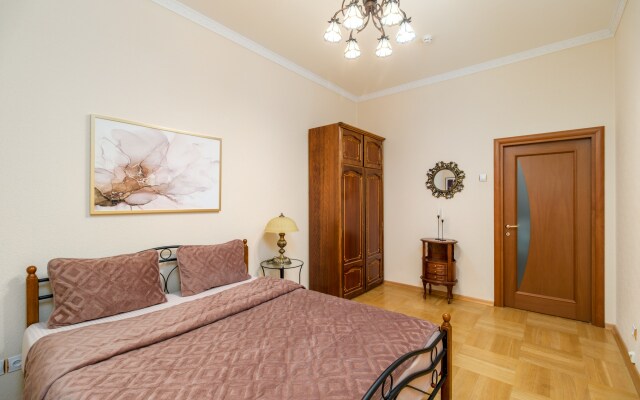 Апартаменты 3 спальни у Казанского собора 10 гостей