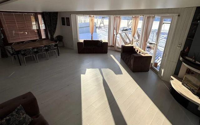 Семейно-Туристический загородный клуб Карамелькино Коттедж 2