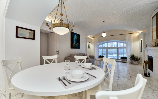 Апартаменты 100 м2 с панорамным видом на Фонтанку