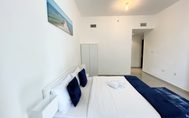 Panoramic Marina views 3BR Dubai Marina Apartments