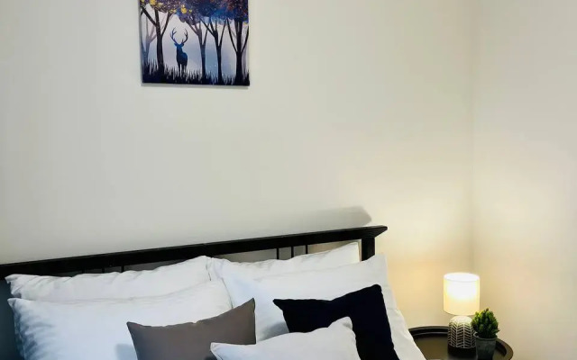 Uyutnaya 3-Kh Komnatnaya U Metro Akademicheskaya Flat