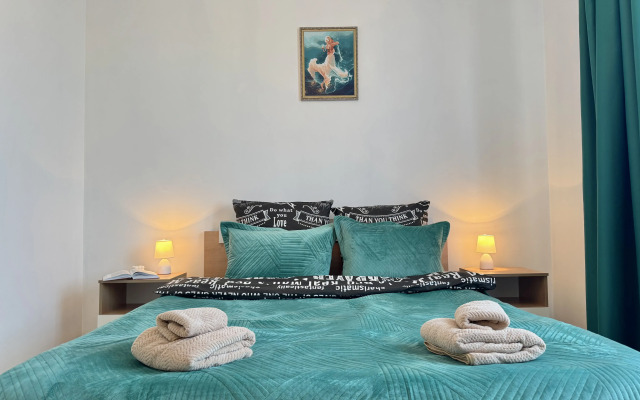 Na Ulitse Kashtanovaya Alleya 169 Flat