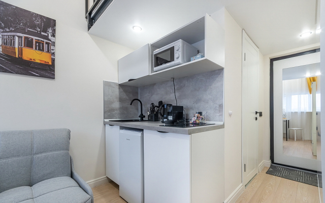 Апартаменты Студия на Зюзино с Кроватью и Диваном