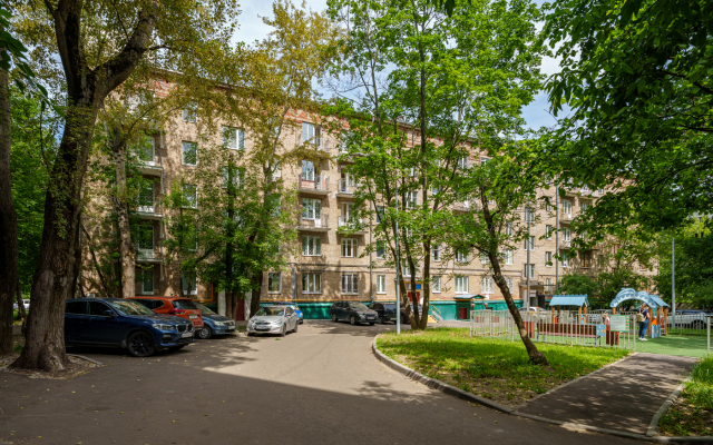 Апартаменты №2 Комфортно и Точка на Азовской 13