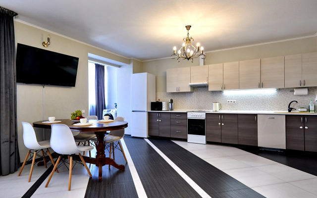 Квартира трехкомнатная рядом с парком Галицкого