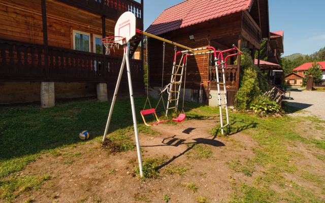 U Dachnyij Guest House