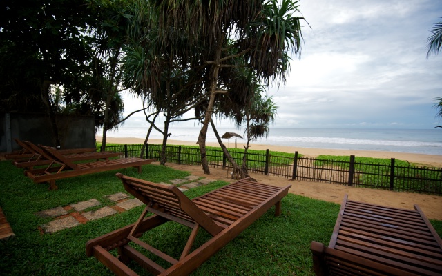 Roman Beach Hotel