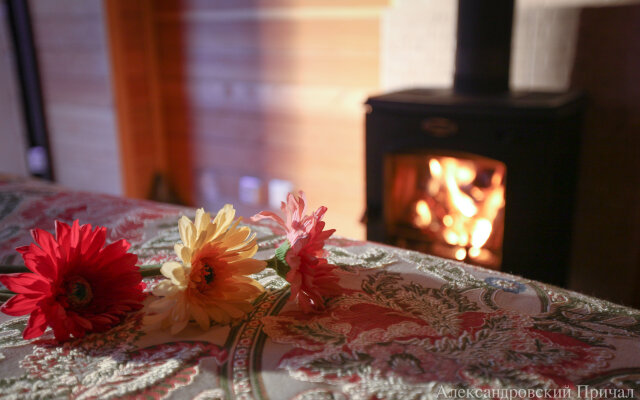 Отель Гостиничный рыболовно-охотничий комплекс Александровский Причал