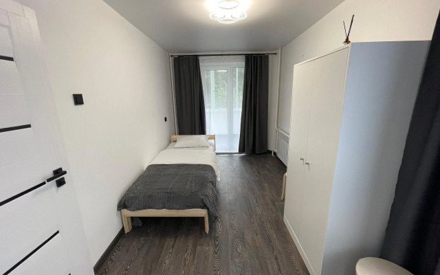 Квартира 4-х комнатная на 10-х у пляжа с озером