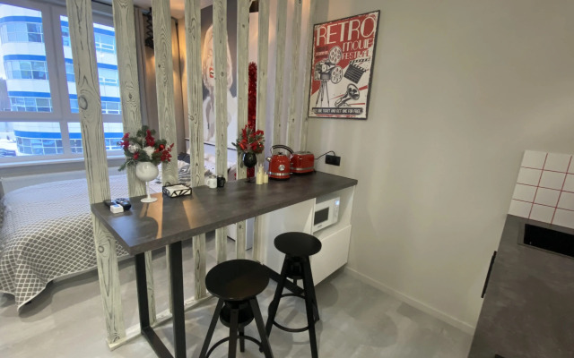 S Monro Flat