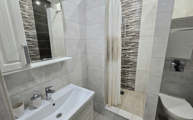 S Vidom Na More I Gory Flat