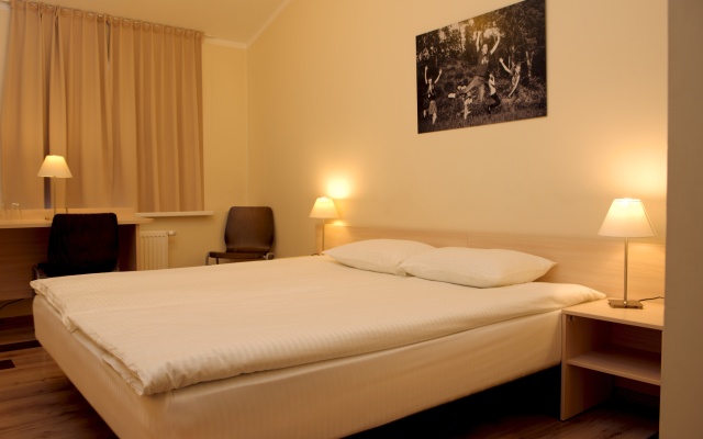 Atlant Holiday Village Hotel