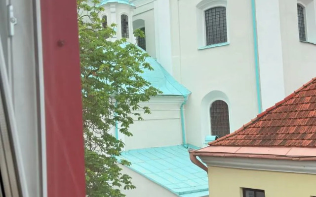 Yevrouyut Yarkaya Studiya V Samom Tsentre Flat