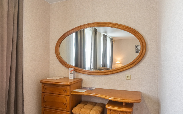 Saratovskaya Hotel