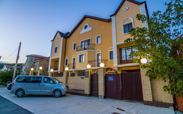 Laskovyij Bereg Hotel