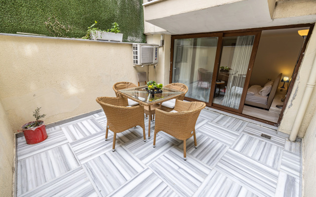Calanthe Residence Aparthotel