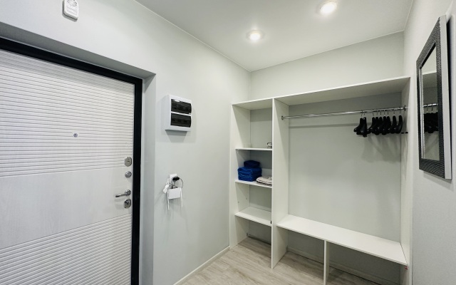 Nasutki38 Tsentr Zerkal'noye otrazheniye Apartments