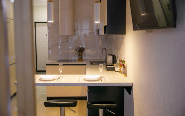 V Tsentre Petrozavodska U Naberezhnoy Flat