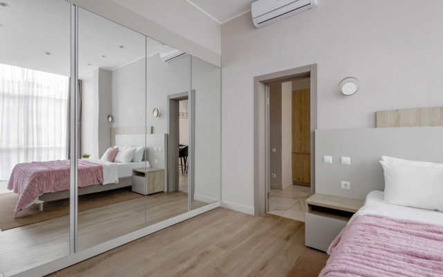 Апартаменты Mirror с отдельной спальней