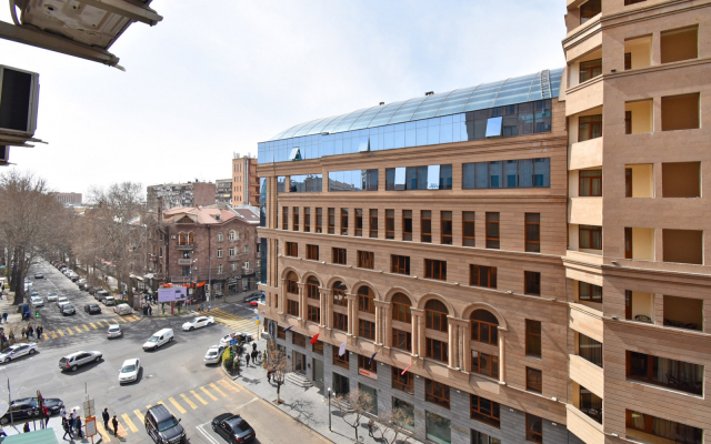 2-K v Novostroyke na Ul. Amiryana, Am422 Flat