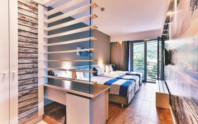 Carine Hotel Delfin