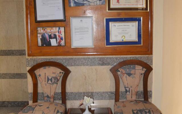 Gaddis Hotel, Suites and Apartments