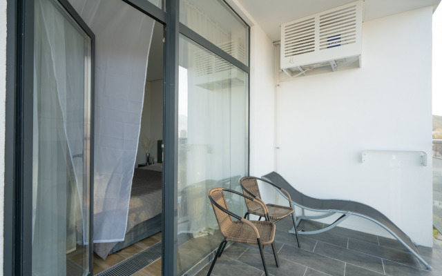 S Otdelnoy Spalney LS-Soft Blue S vidom na more i gory Apartments