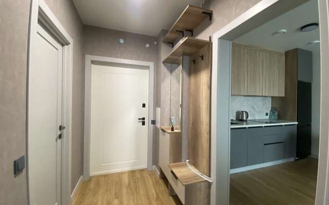 Na Tsentralnom Prospekte Goroda 17 Etazh Flat