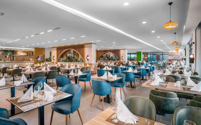 Отель Vox Maris Resort