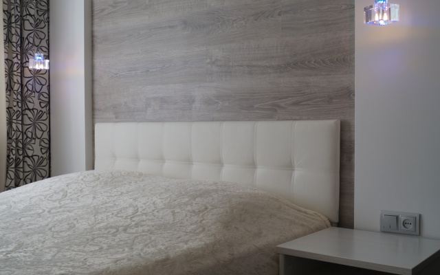 Apartamenty S Gostinnoy I 2 Spalnyami Flat