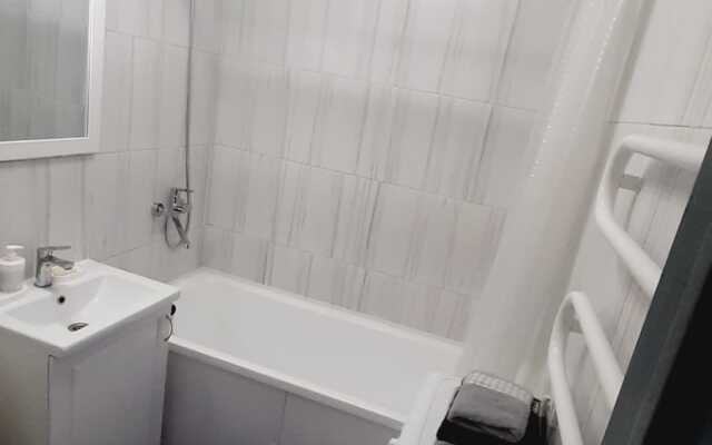 Ryadom S Zh/d Vokzalom Selma Flat