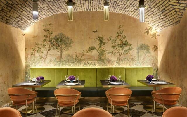 Leon's Place Hotel
