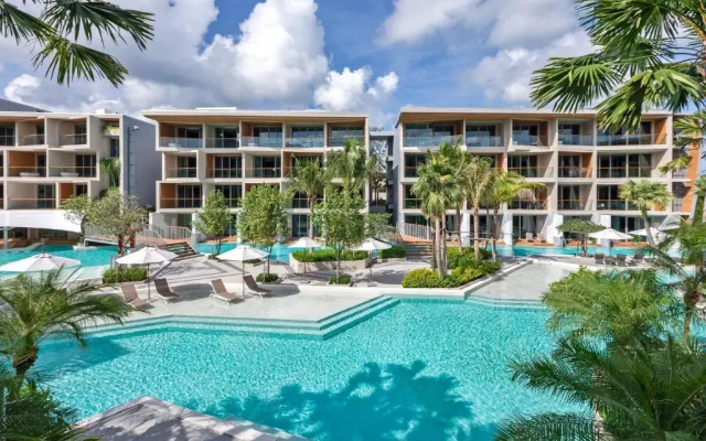 Отель Wyndham Grand Nai Harn Beach Phuket