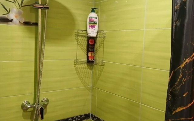 Частный Дом в Центpе Дeревни Взвад