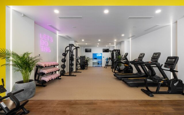 V otele s vidom na more. Kosmos 522 Apartments