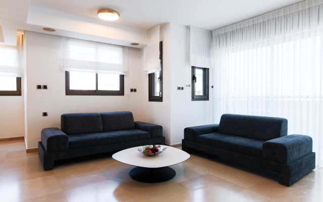 Comfort & Balcony By Feelhome Apartments