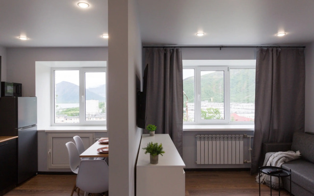 Uyutnaya 1-K S Potryasayuschim Vidom Na Gory Flat