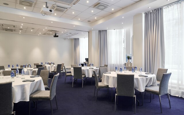 Cosmos Ekaterinburg Hotel