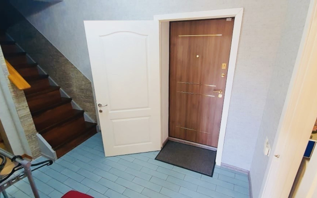Dvukhurovnevaya V Tsentre Flat
