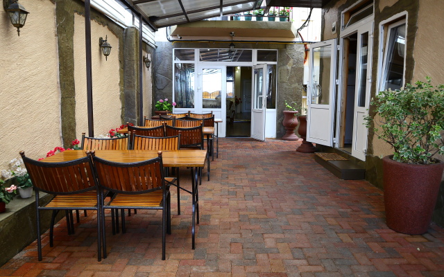 Ruzanna Inn Guest House