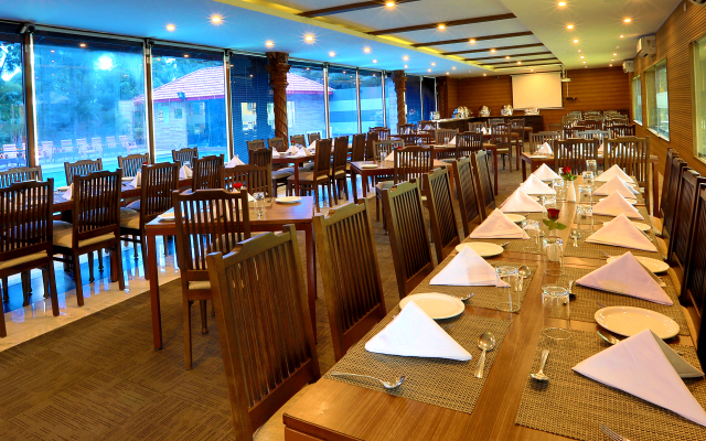 Jalmahal Resort & Spa Hotel