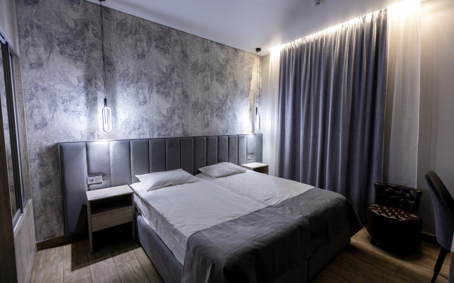 Hotel VS Hotel Hotel
