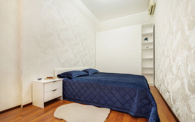 Квартира Трехкомнатная с Видом на Фонтанку