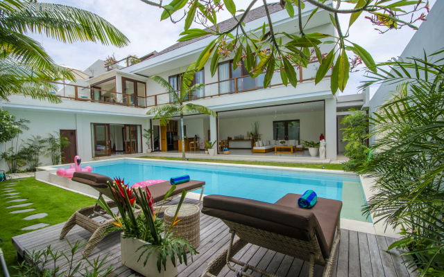Trendy Villa with Private Pool