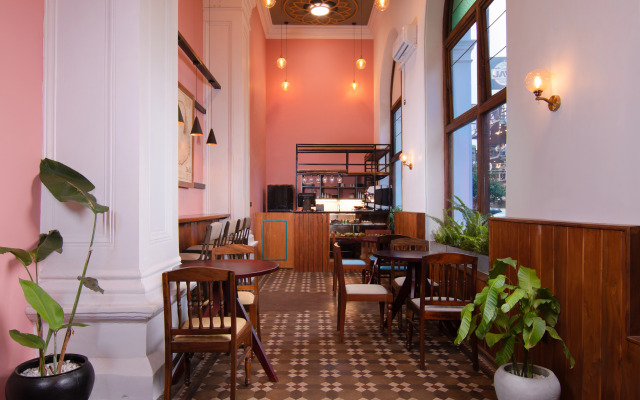 Queens Kandy - 160 Years of Heritage & Luxury Hotel