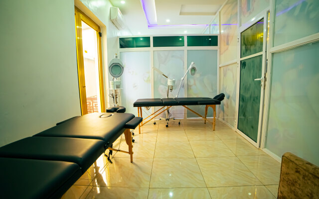 247 Luxury Hotel & Apartment Ajah Hotel