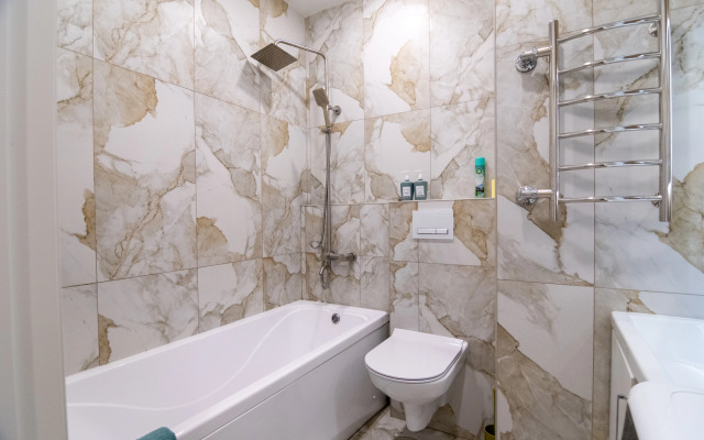 V Tikhom Rayone Na Dvoikh Apartments