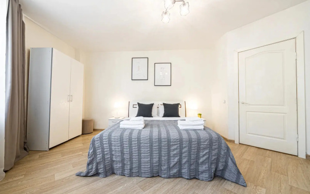 Chistyj Vzgljad na Alekseeva 23 rjadom s TRC Planeta Apartments