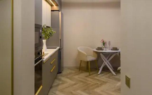 KrasLoft V Zhk Bulvar Tsvetov Na 4 Chelovek Apartments